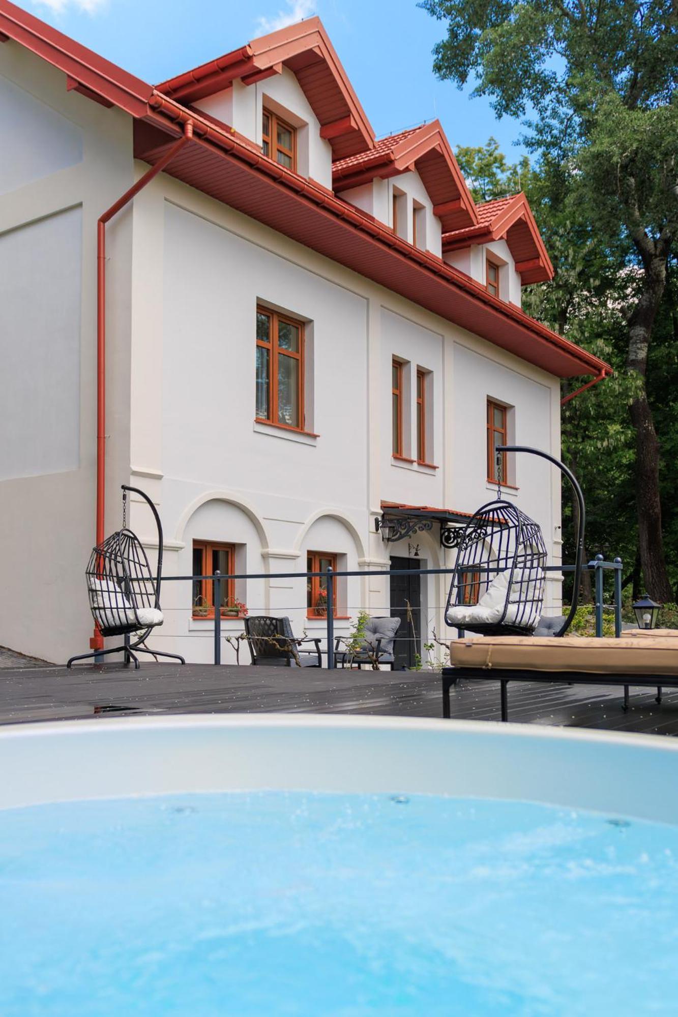 Dwór Prezydencki Boutique Hotel&SPA Zgłobice Exterior foto