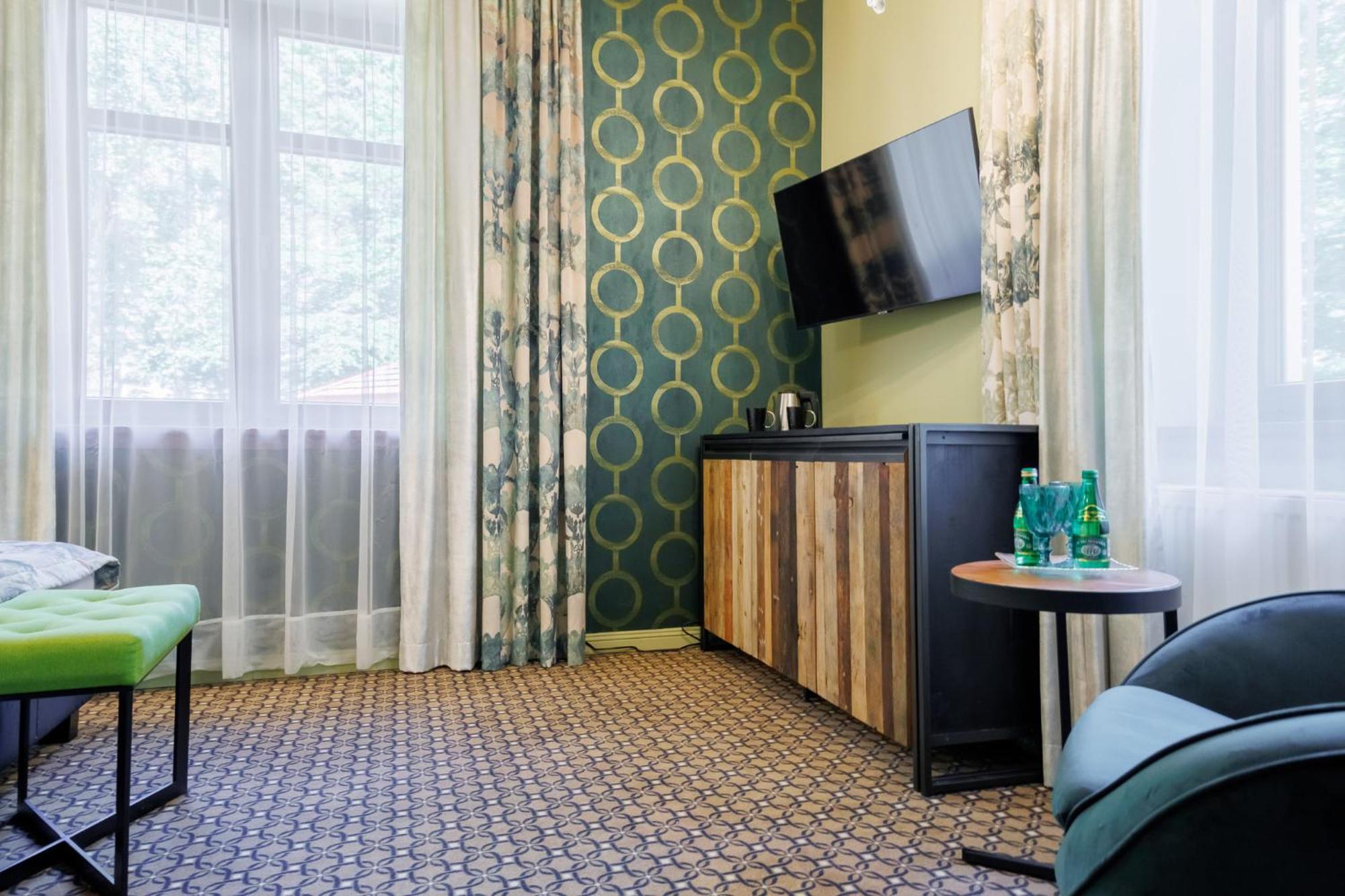Dwór Prezydencki Boutique Hotel&SPA Zgłobice Exterior foto