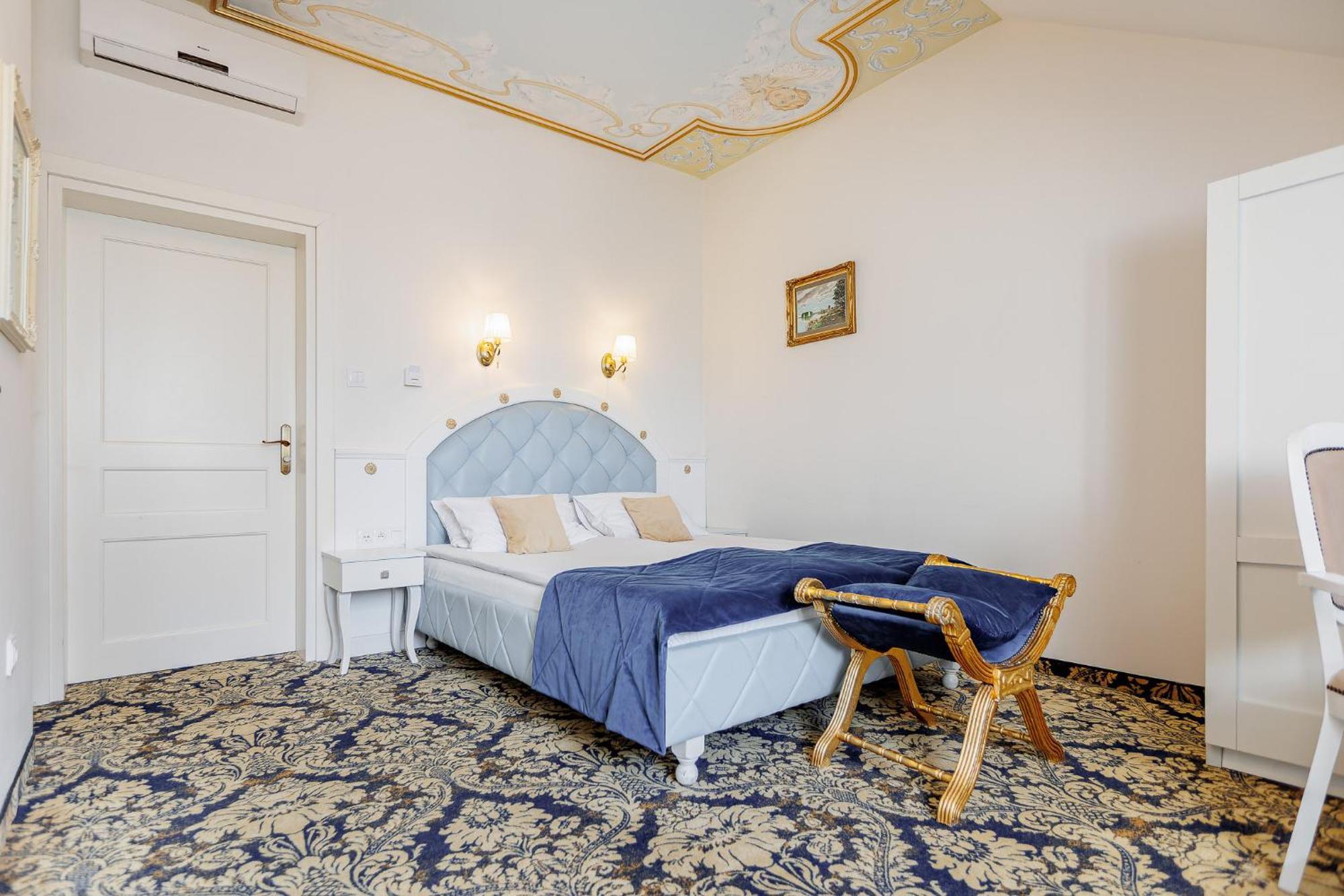 Dwór Prezydencki Boutique Hotel&SPA Zgłobice Exterior foto