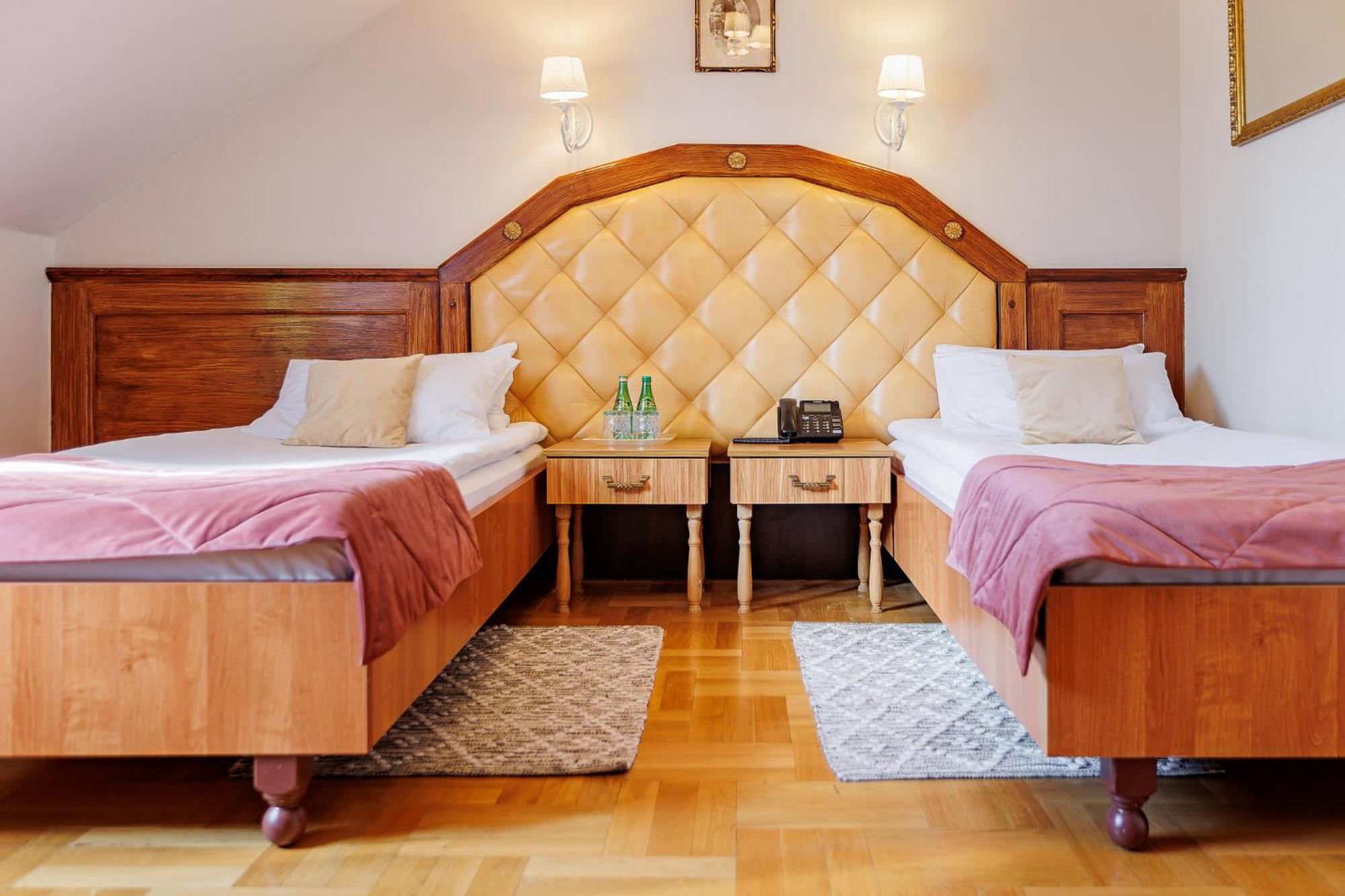 Dwór Prezydencki Boutique Hotel&SPA Zgłobice Exterior foto