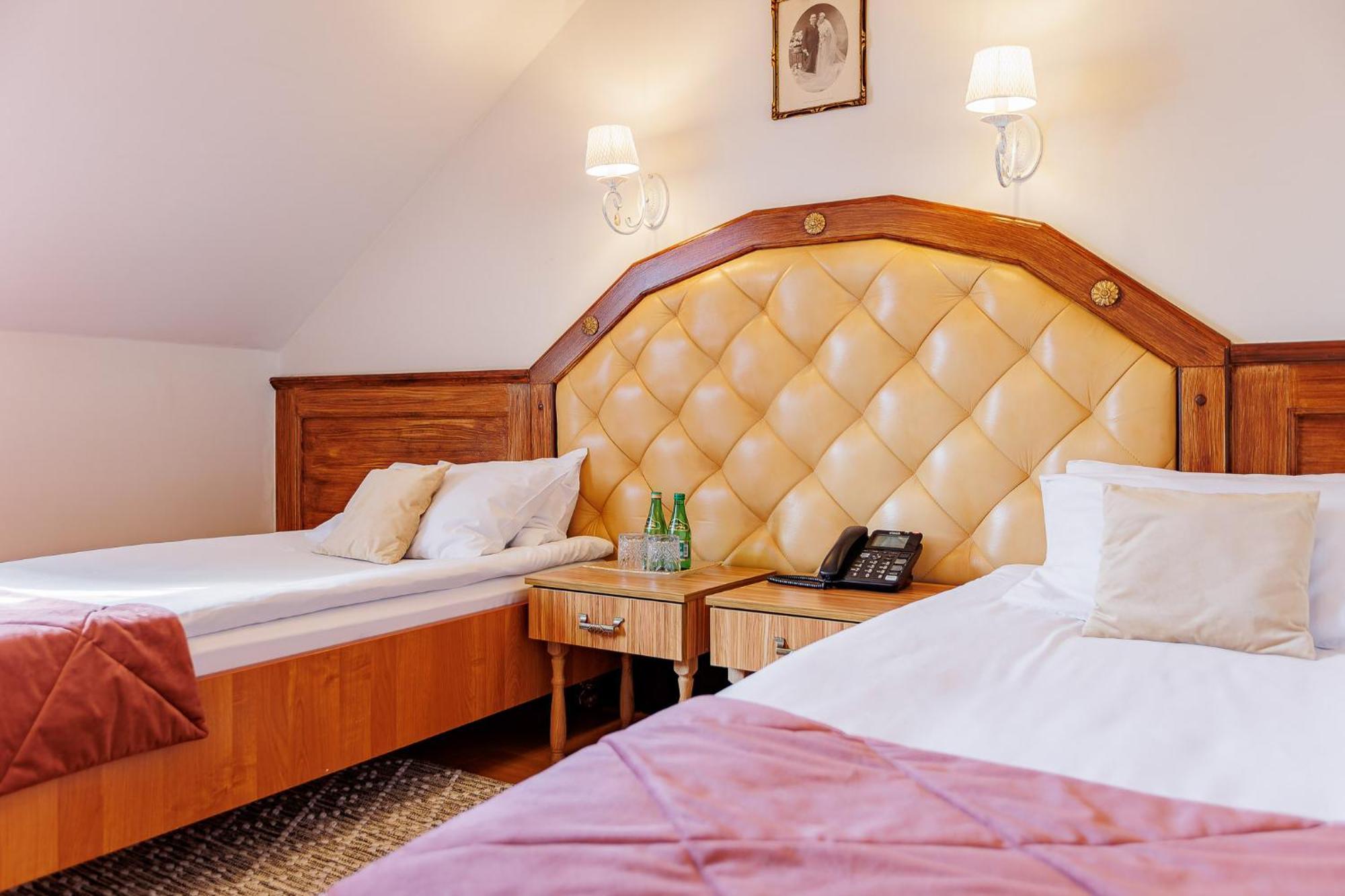 Dwór Prezydencki Boutique Hotel&SPA Zgłobice Exterior foto
